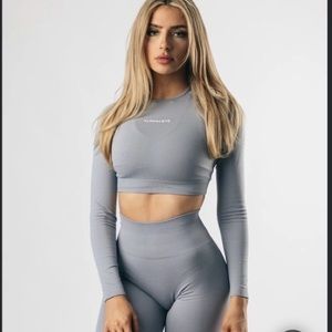 Alphalete amplify small long sleeve top thundercloud